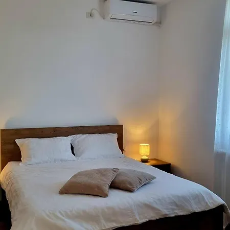 בית אירוח Denisa House *