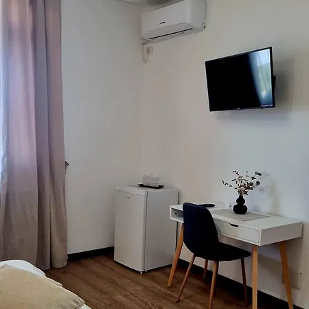 Denisa House
