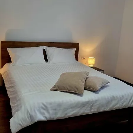 בית אירוח Denisa House *